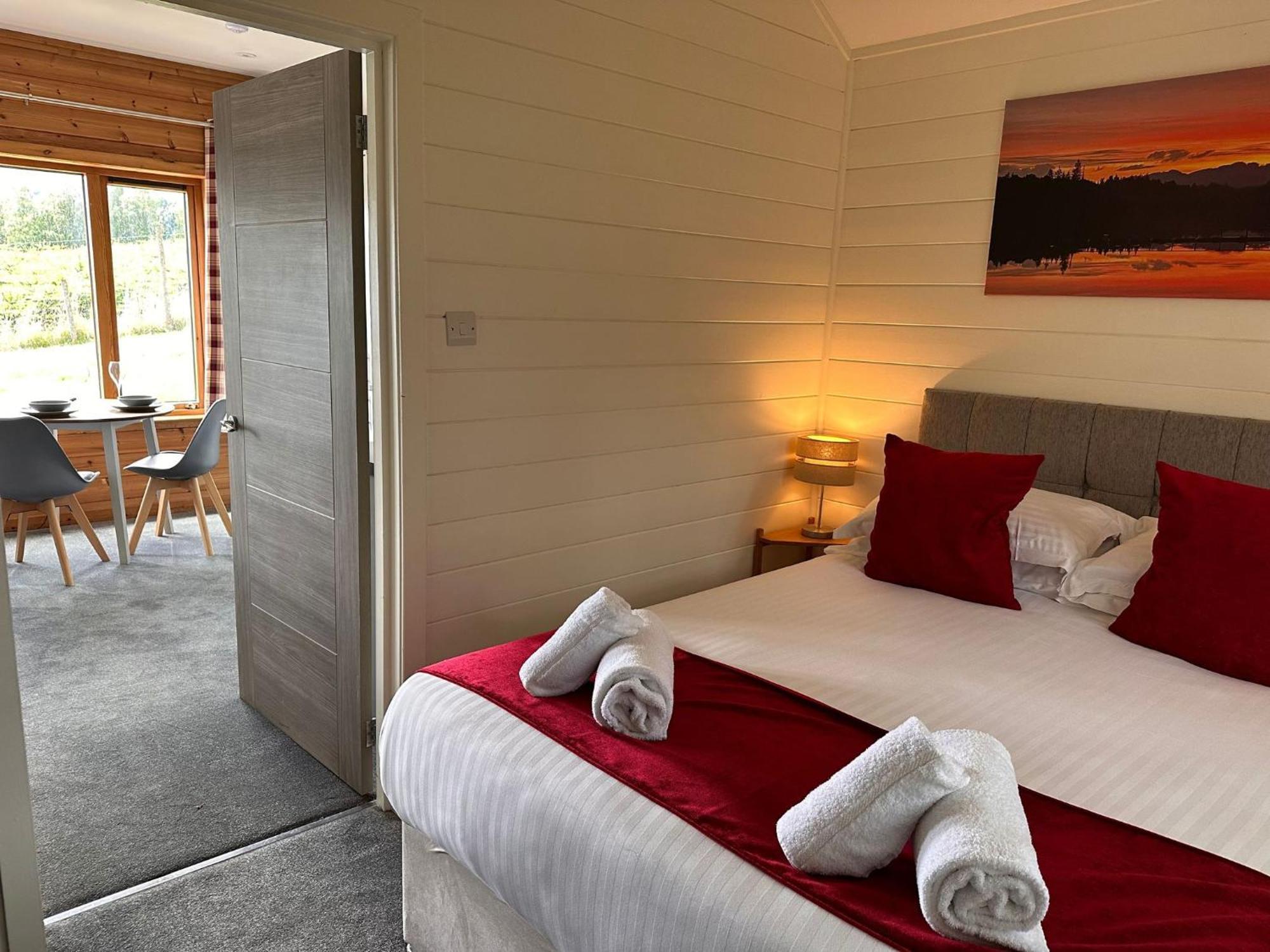 Kinnaird Woodland Lodges Питлохри Экстерьер фото