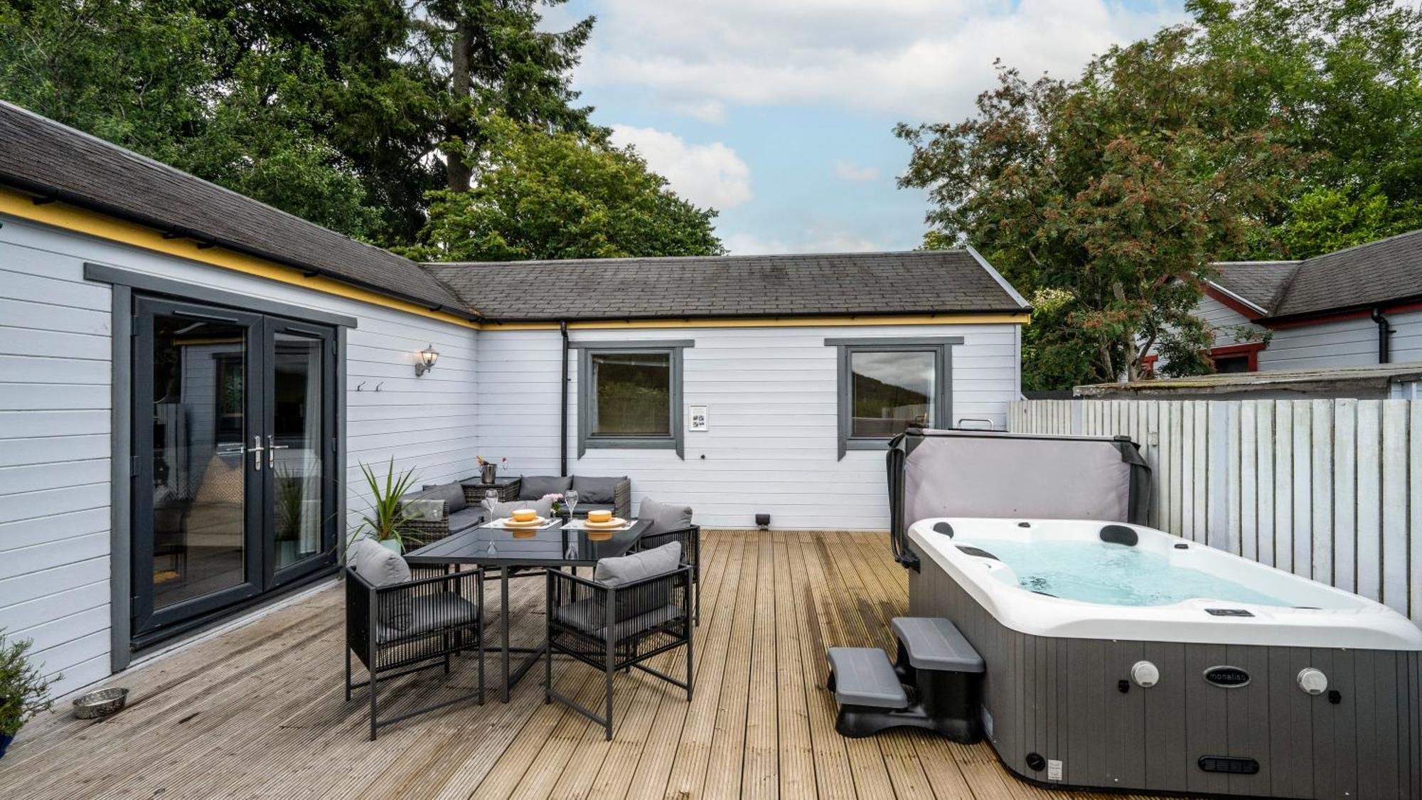 Kinnaird Woodland Lodges Питлохри Экстерьер фото