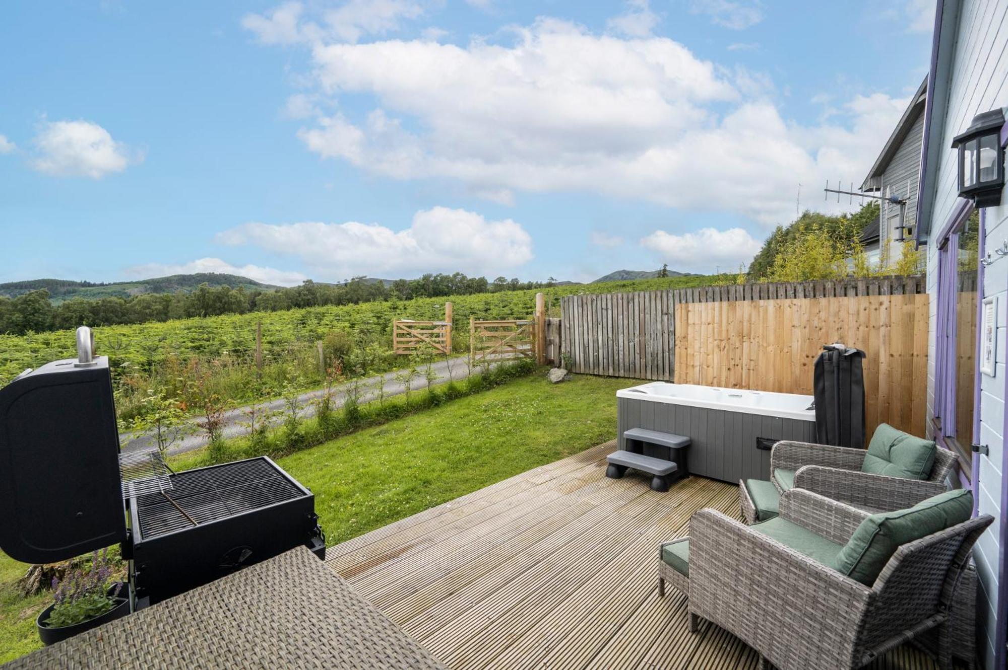 Kinnaird Woodland Lodges Питлохри Экстерьер фото